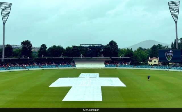 Cuadro de mando XI EN VIVO del India vs Primer Ministro, partido de preparación del día 1: árbitros en el campo para inspección, continúa la llovizna
