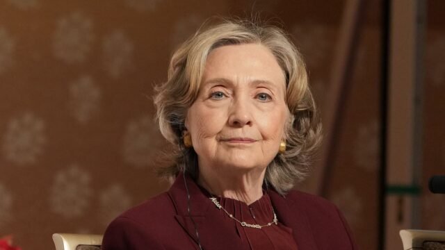 Hillary Clinton genera especulaciones sobre 2028 con un anuncio en las redes sociales
