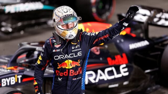 Max Verstappen logra la pole position para el Gran Premio de Qatar mientras el recién coronado campeón mundial supera a George Russell y su ex rival por el título, Lando Norris, queda tercero.
