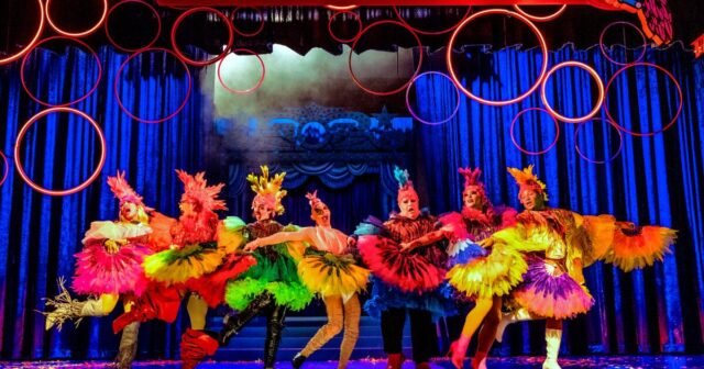 Reseña: Una festiva "La Cage aux Folles" brilla principalmente en Pasadena
