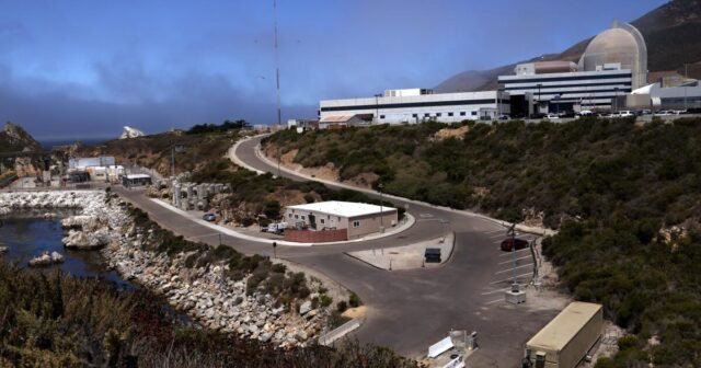 Una nueva generación encuentra promesas en la energía nuclear
