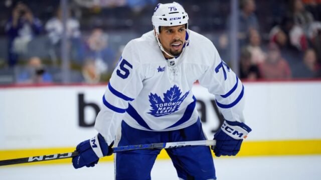 Cuaderno de Maple Leafs: Reaves responde a la enfermera, ansiosa por jugar con Grebenkin
