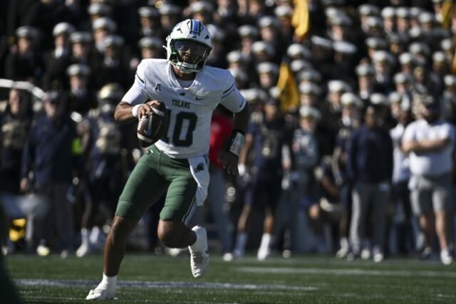 Duke recibirá al QB de Tulane, Darian Mensah
