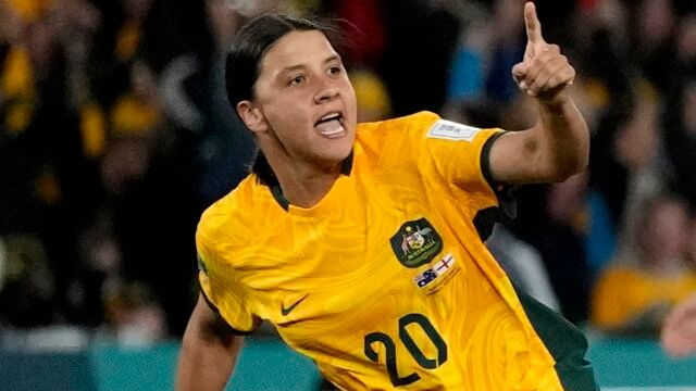 El entrenador interino de Matildas ofrece una advertencia DIRE para el futuro, ya que el equipo no anunciado que carece de Sam Kerr y Mary Fowler amenaza con continuar perdiendo el horror.
