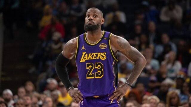 Informe: Es poco probable que LeBron James de los Lakers juegue contra los Timberwolves
