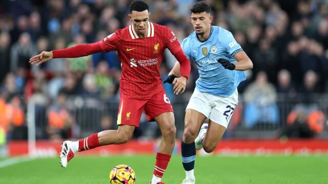 Liverpool vs Manchester City - Premier League: resultados en vivo, noticias del equipo y actualizaciones mientras Arne Slot enfrenta posiblemente su mayor prueba como entrenador de los Rojos
