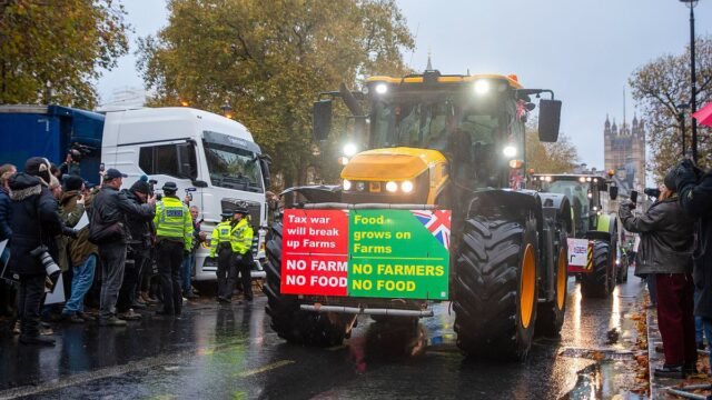 Los agricultores lucharán "durante el tiempo que sea necesario" para detener la redada del impuesto a la herencia de Rachel Reeves, advierte el presidente del sindicato
