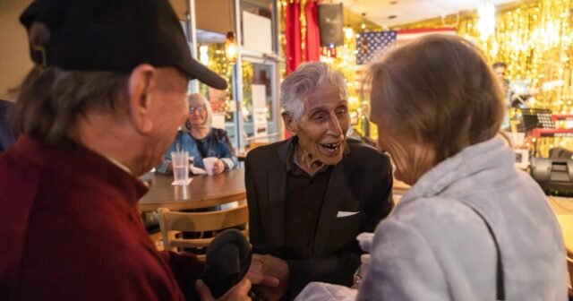 Muere a los 100 años uno de los últimos supervivientes del ataque a Pearl Harbor
